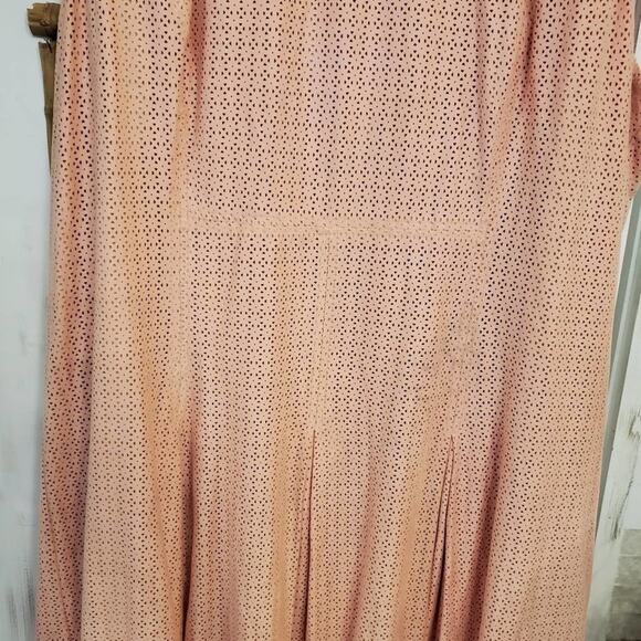 Limited pale peachy pink eyelet soft midi dress plus size 3X - Picture 6 of 10